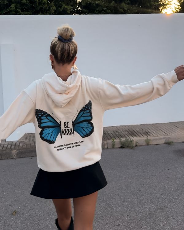 Creme Weisser Oversize Hoodie aus 100% Baumwolle und Schmetterling BE KIND Design 