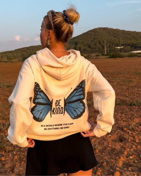 Cooler Kapuzen Pullover Hoodie aus Baumwolle mit BE KIND Aufschrift, Spruch und Schmetterling