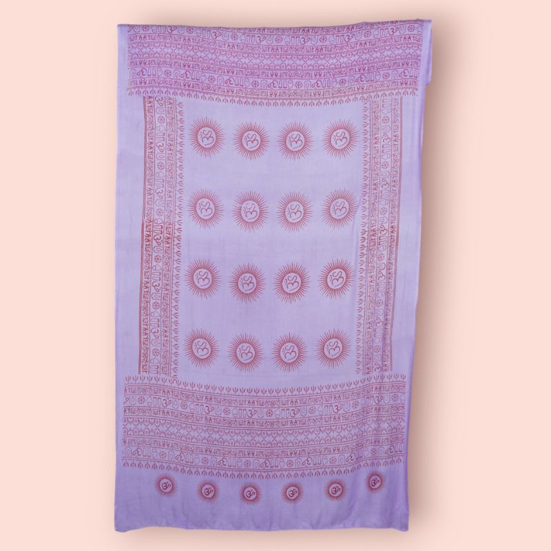Hellviolettes Om Pareo Tuch Sarong mit roten Om Symbolen - Multifunktionales Tuch