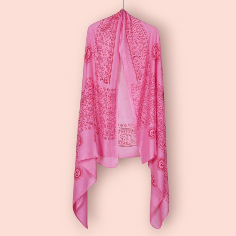 rosa Sarong Pareo Tuch mit Om Zeichen in rot