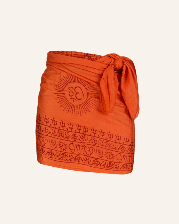 oranger Pareo Sarong aus Rayon Baumwolle mit roten Om Zeichen - Spiritueller Yoga Boho Look 