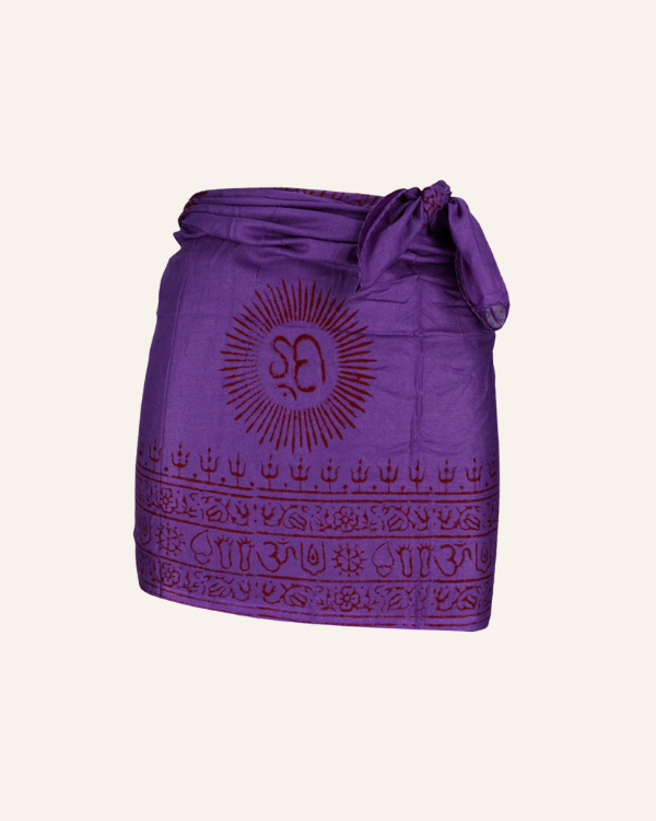 Violetter Pareo Sarong mit roten Om Zeichen - Indischer Boho Goa Style Pareo Tuch 