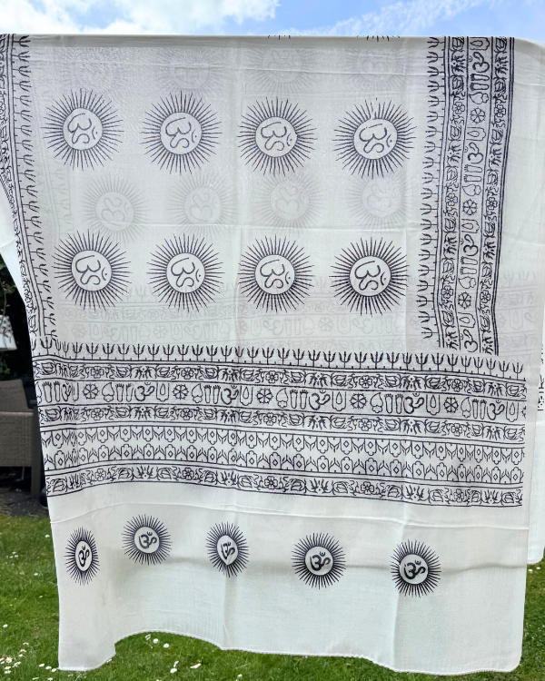 Leichtes Boho-Tuch mit spirituellem Symbol - Multifunktionaler Sarong 