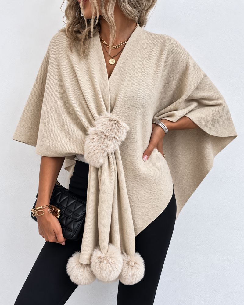Damen-Cape Kaela in Beige mit dekorativem Frontverschluss
