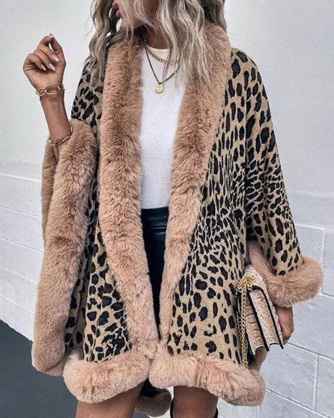 Brauner Leopard Poncho mit Flausch Kragen und weiten Ärmeln 