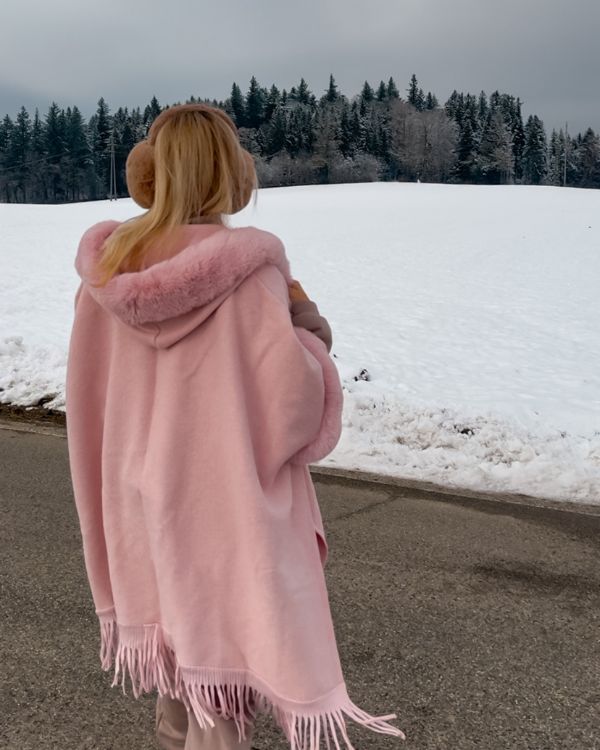 Kapuzen Cape Sedrun
