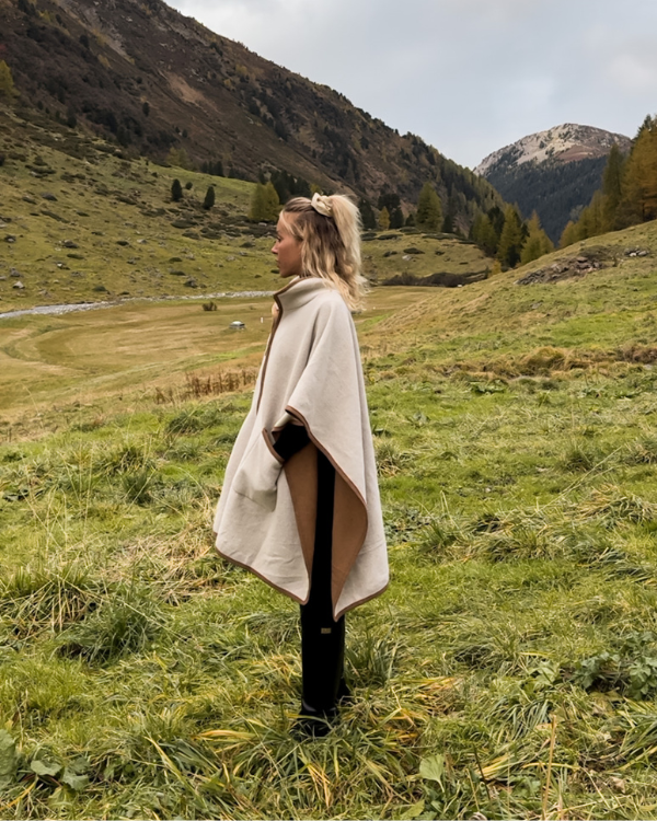 Damen Poncho in beige braun Tönen mit Kragen
