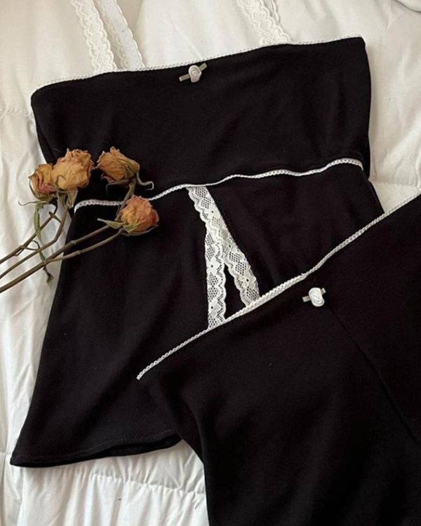 Schwarzes Pyjama-Set mit weissen Spitzen-Trägern - gemütliches Damen Pyjama aus Shorts und Top 