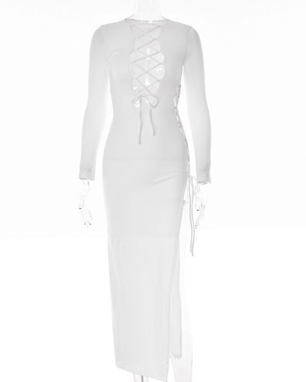 weisses Sinnliches Kleid mit verführerischem Bondage-Effekt und seitlichem Schlitz