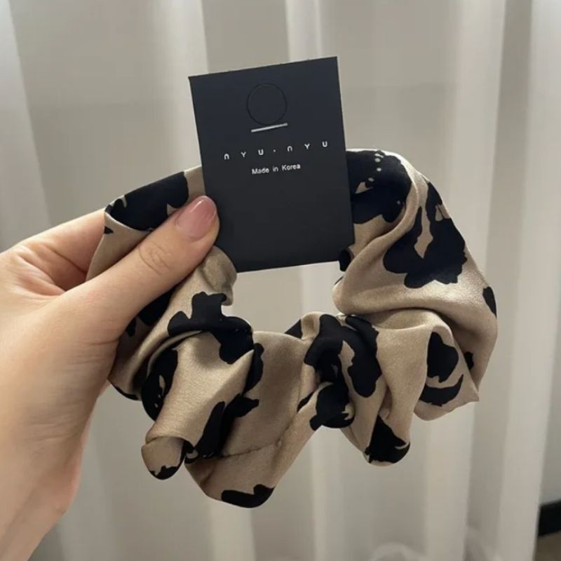 Damen Haargummi Scrunchies in speziellem Design in beige schwarz 