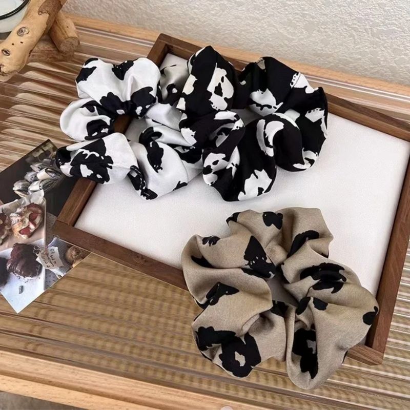 Scrunchies Haargummis für deine perfekte Frisur 