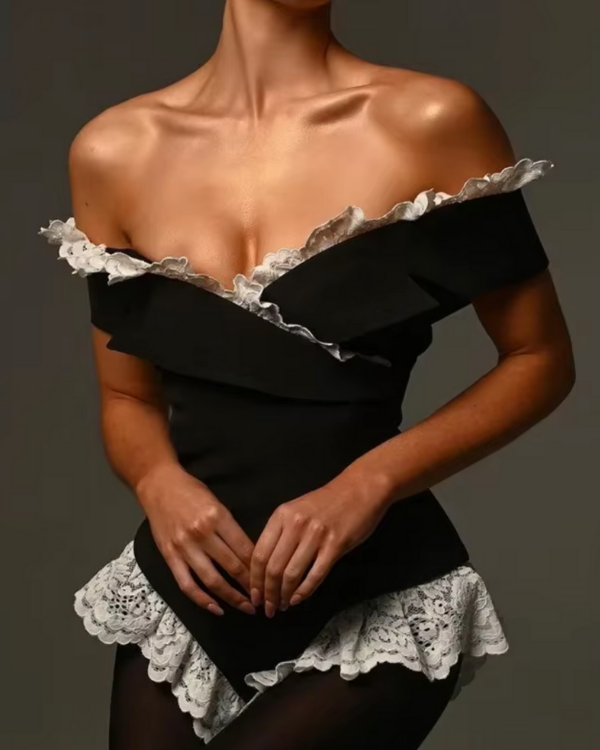 Romantischer Fashion-Bodysuit mit Rüschen und Vintage-Details