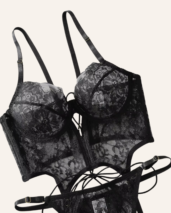Verführerisches Korsett mit Beinhaltern und String Tanga 