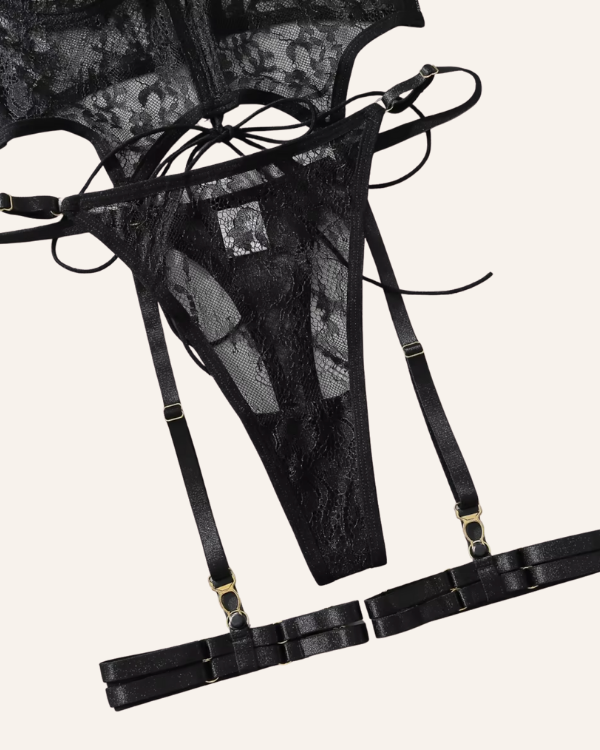 Heisses schwarzes Lingerie Dessous Set aus Korsett, Strapsen Halter und String 