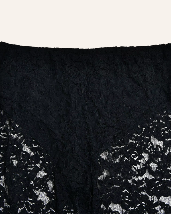 Schwarze Hose aus zarter Spitze – femininer Boho-Style