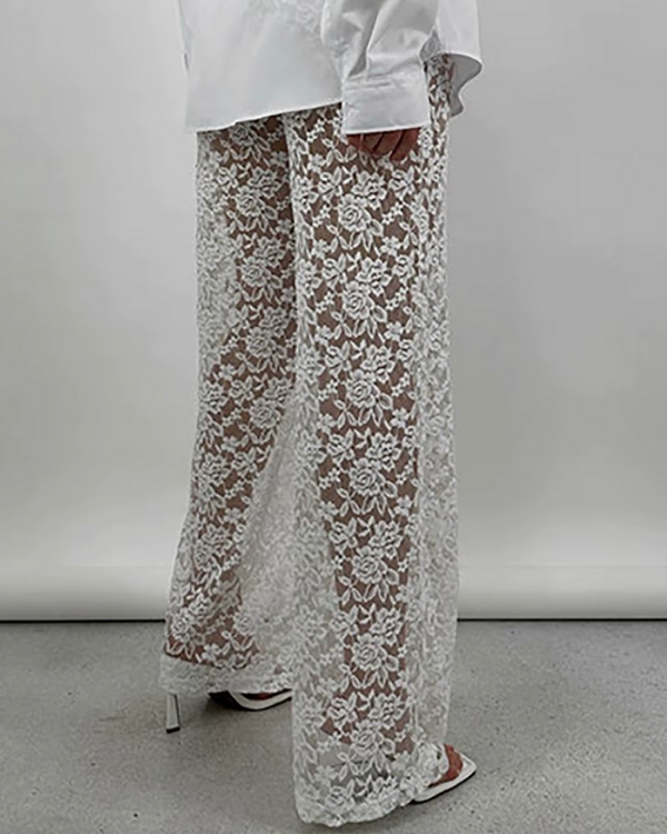 Sommer-Essential in Weiss: Luftige Spitzenhose