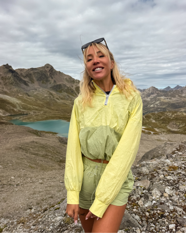Stylisches Hiking Set für Damen in Gelb grün