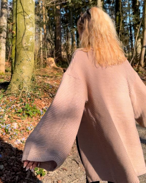 Halblange Damen Strickjacke Cardigan mit weiten Aermeln 