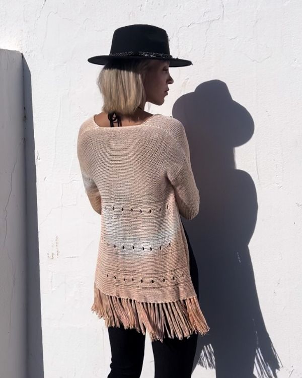 Kurzer Häkel Crochet Kimono mit Boho Fransen Look