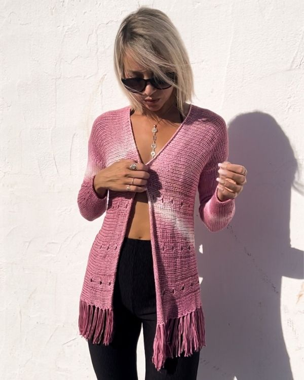 Damen Strickkimono Cardigan - Häkel Kimono in violett-weissem Batik Farbverlauf 