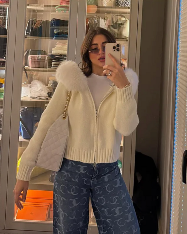 Winter Strickjacke mit Kapuze und Kunstfell um die Kapuze 