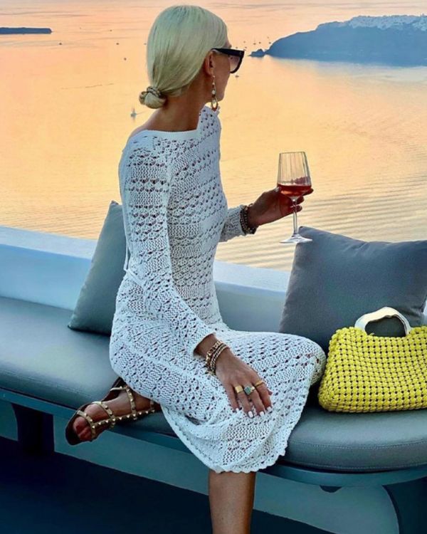 Detailverliebtes Design des Häkelkleides - Weisses Strick Crochet Kleid im Boho Beach Styles