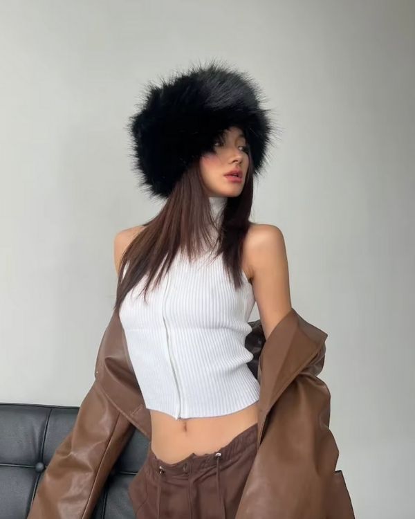 Schwarzes Winter-Stirnband 'Yrsa', weiches Kunstfell, perfekter Ohrenschutz für kalte Tage