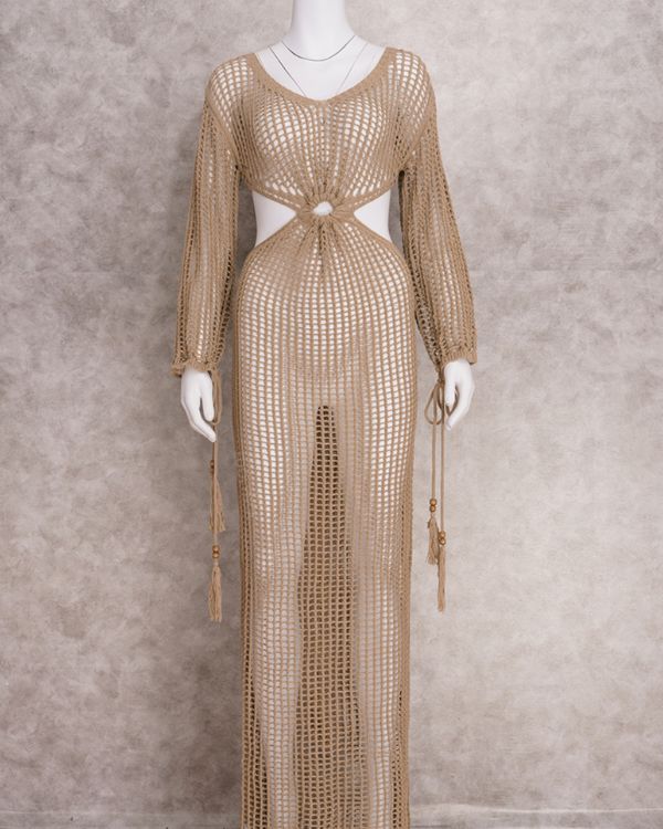 Sommerlicher Chic: Langärmeliges Kleid aus grobem Netzstrick