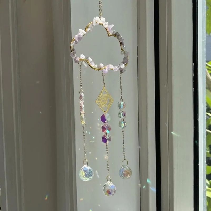 Rosa Sonnenfänger Suncatcher mit Wolken Symbol und Fatima Auge Motiv in der Mitte 