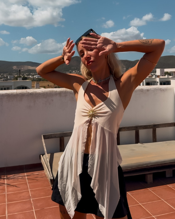 Transparentes Sommer-Top in Gelb mit Sonnen Symbol in der Mitte 