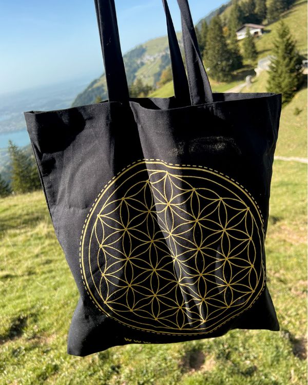 schwarzer Tote Bag mit goldenem Print Lebensblume (Flower of Life) und Spruch dazu - Nachhaltige Einkaufstasche Just Style online bestellen 