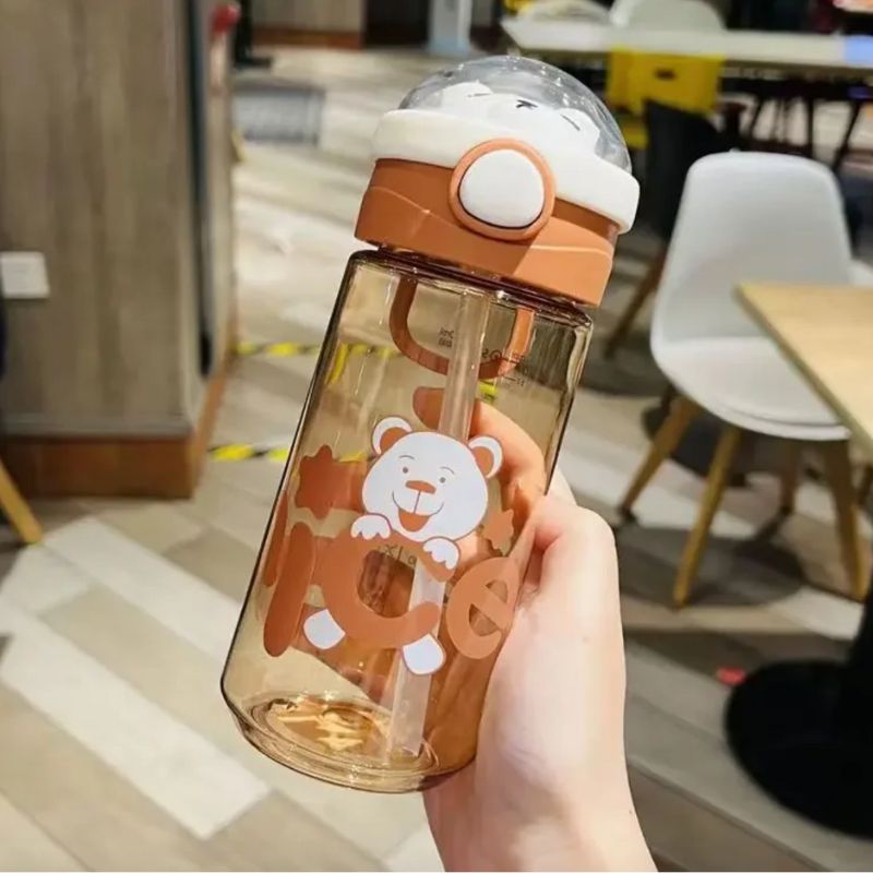 Braune Kinder Trinkflasche mit Bären Motiven und Trinkröhrchen 
