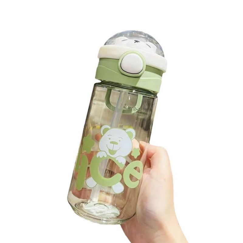 Grüne Kinder Trinkflasche mit Bären Motiven und Trinkröhrchen 