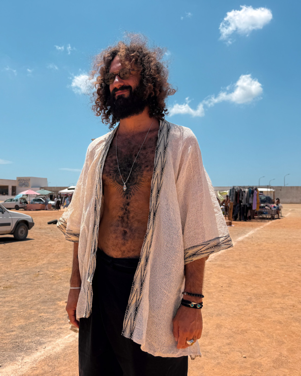 Männer Boho Kimono aus beigem Netzstoff mit Zierrand - Burning Man Festival Look 