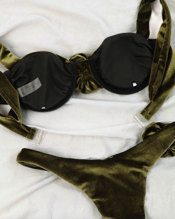 Elegantes Damen Velvet Samt Bikini in dunkelgrün 