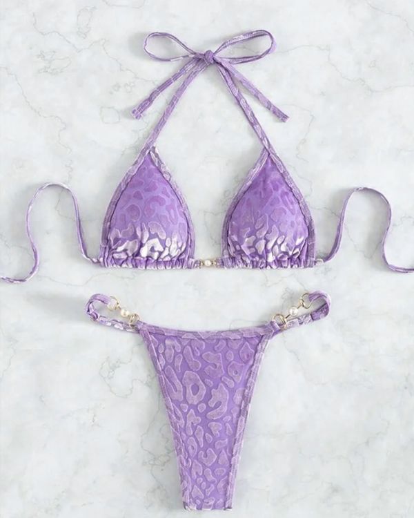 Violettes Lila Velvet Samt Bikini Set aus Triangel und Brazilian String Tanga mit Perlen