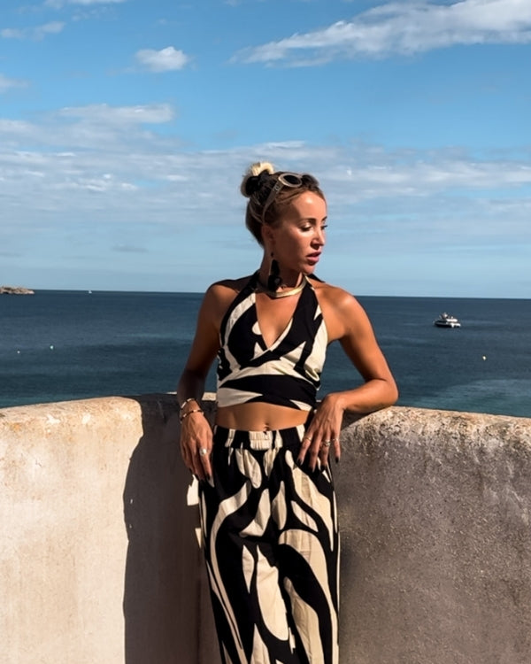 Damen Crop Top mit Ausschnitt und offenem Rücken in schönem Zebra Print Muster 