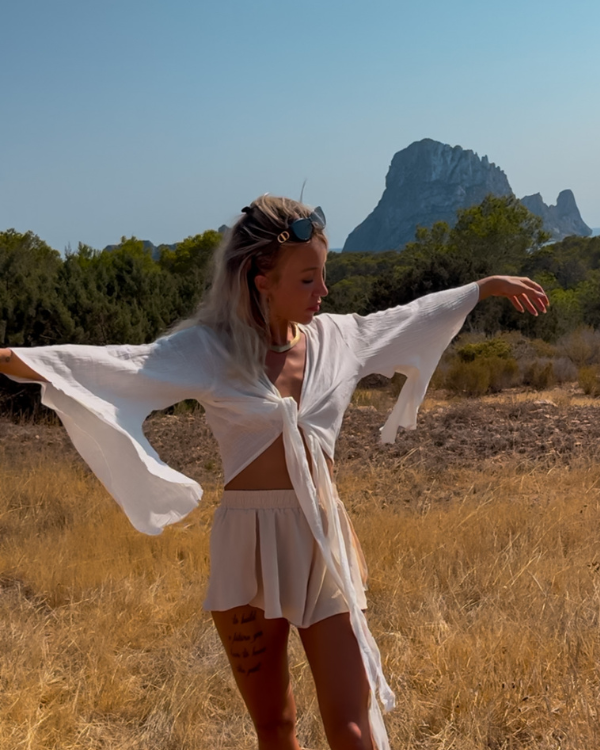 Luftige Damenbluse mit weitem Ärmel und Bindeknoten | Boho Chic
