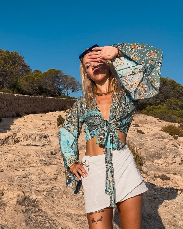 Türkise Boho Wickelbluse Damen | Paisley Wickeloberteil mit Trompetenärmeln