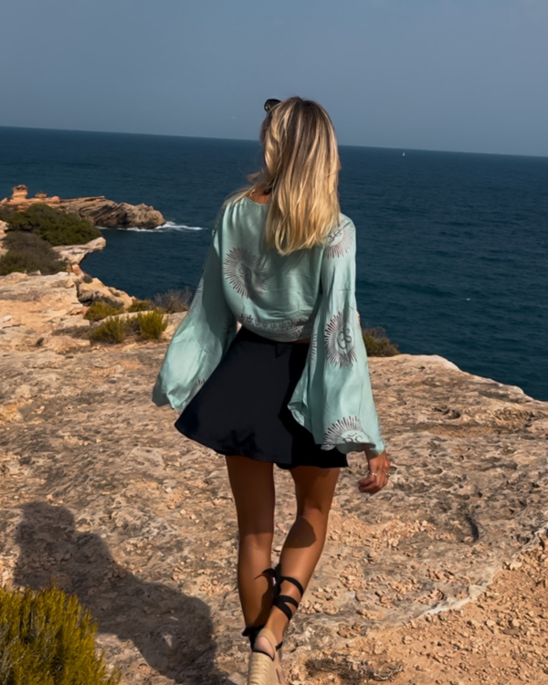 Damen Bluse in türkis mit weiten Trompetenärmel 