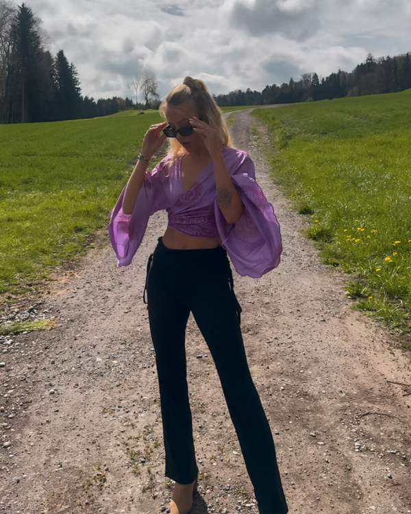 Sommerliches Damenoberteil mit weiter Passform | Violette Om Damen Bluse 