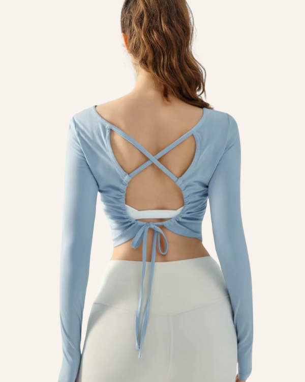Yoga-Shirt in hellblau mit Schnürung und Cross-Back