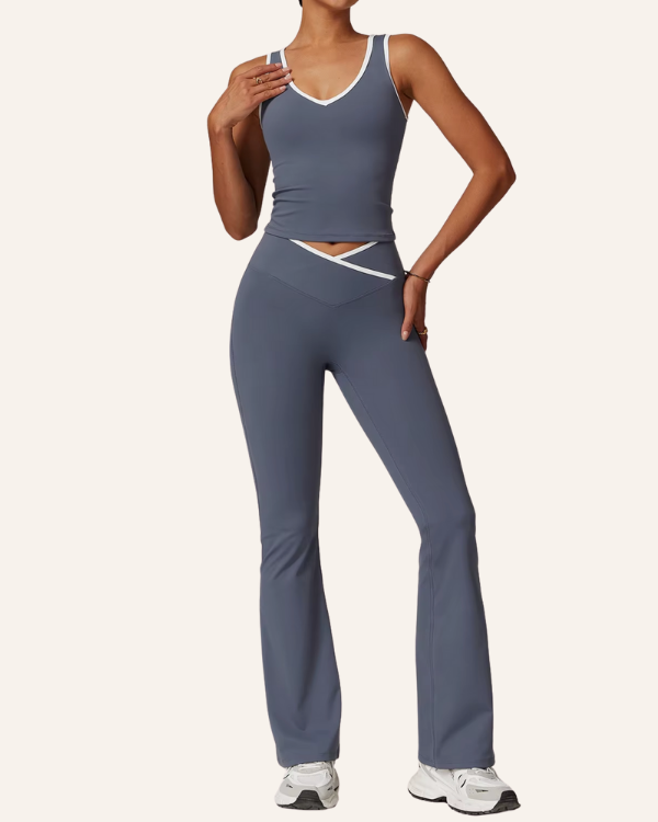 Damen Activewear Set mit Flare-Leggings und Top in blau mit weissem Rand