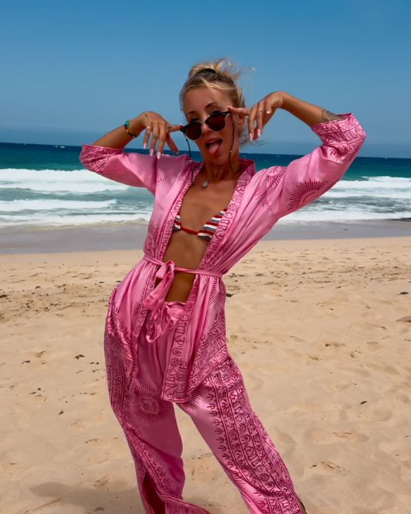 Lässiger Boho Zweiteiler für Urlaub, Strand und Festivals - Om Set aus Bluse und Hose