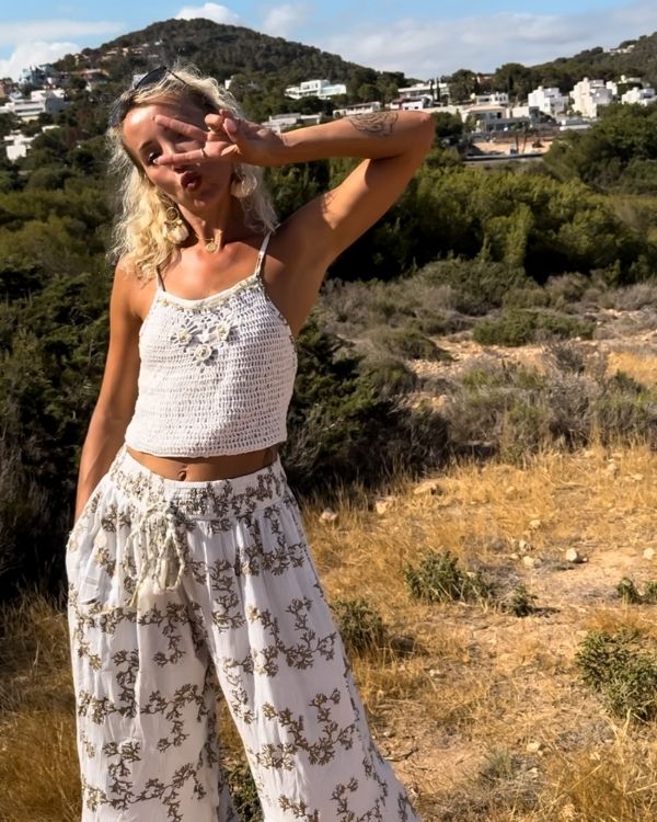 Boho Hippie Zweiteiler Damen Set Look in weiss mit goldenen Details 