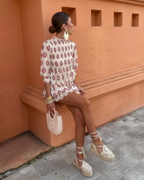 Damen Sommer Zweiteiler Set aus Rock und langarm Shirt - Set mit REtro Mustern in rot 