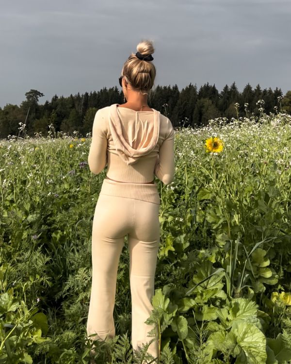 Damen Zweiteiler Set aus Strick Hose und Crop Top Cardigan mit Reissverschluss und Kapuze 