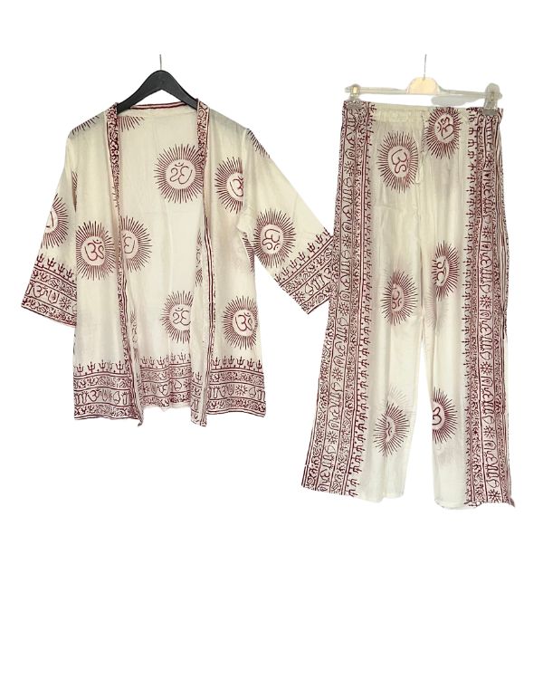 Weisses Spirituelles Yoga Hippie Zweiteiler Set aus weiter lockerer Hose mit passender Kimono Bluse 