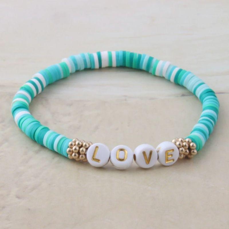 Gruenes Tuerkises Armband mit Love Buchstaben 