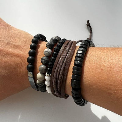 Armband Set aus braunem Kunstleder Armband und schwarzen Holzperlen sowie Onyx Stein Perlen Armbaender 